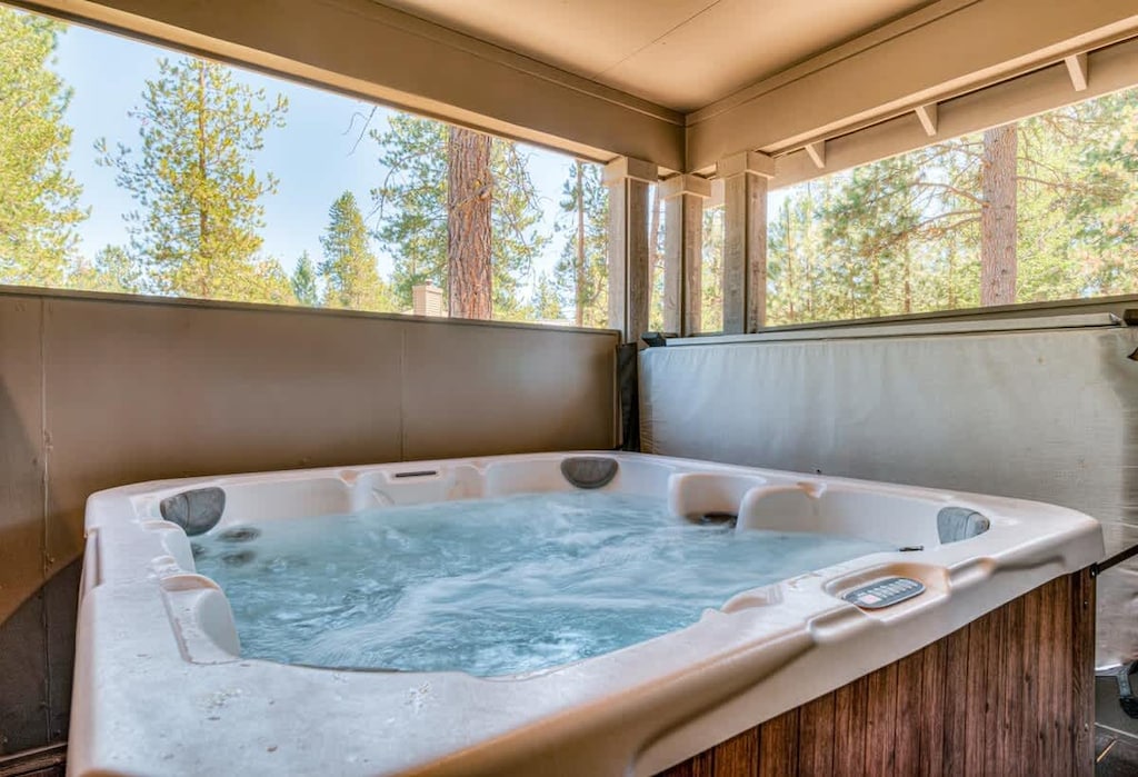 Private Hot Tub 