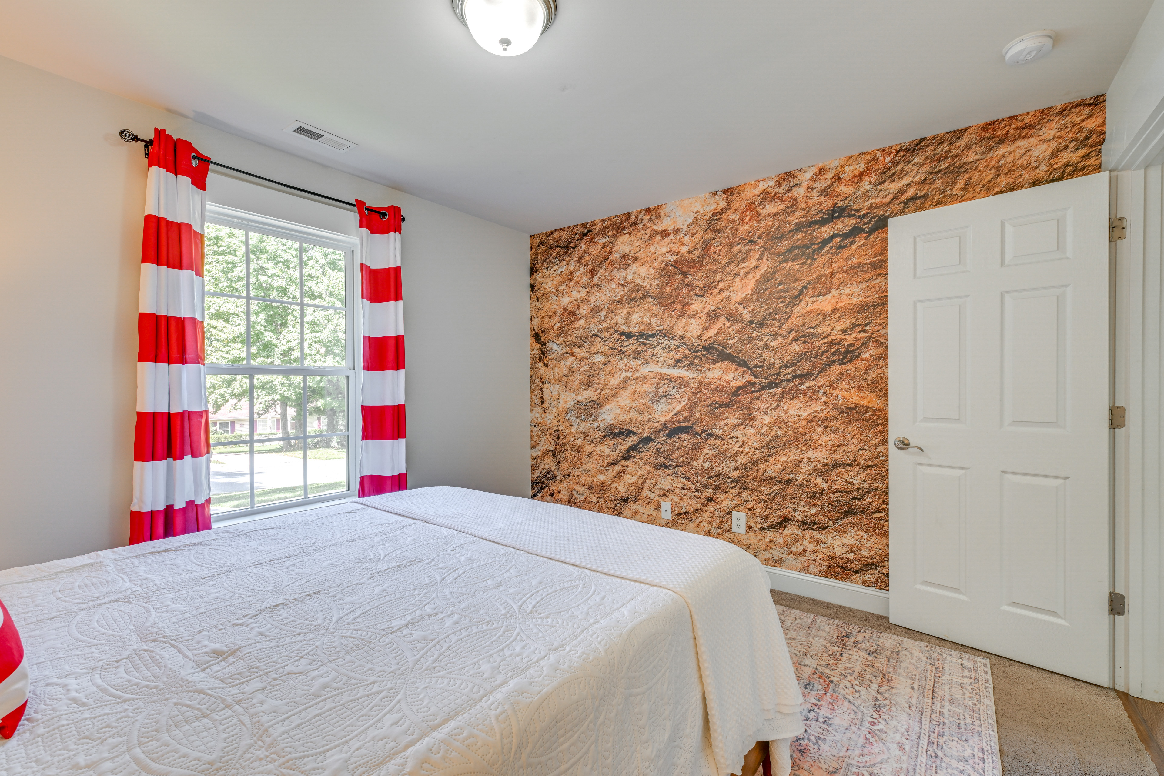 Easy Uptown Access: Charlotte Gem w/ Peaceful Yard