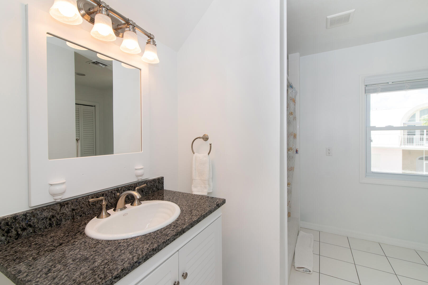 Ensuite bath for the Middle Suite.