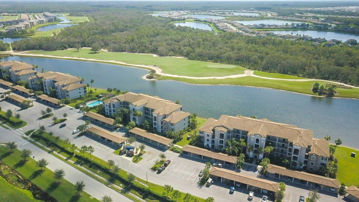 Array Of Sunshine - Home Rental in Lakewood Ranch