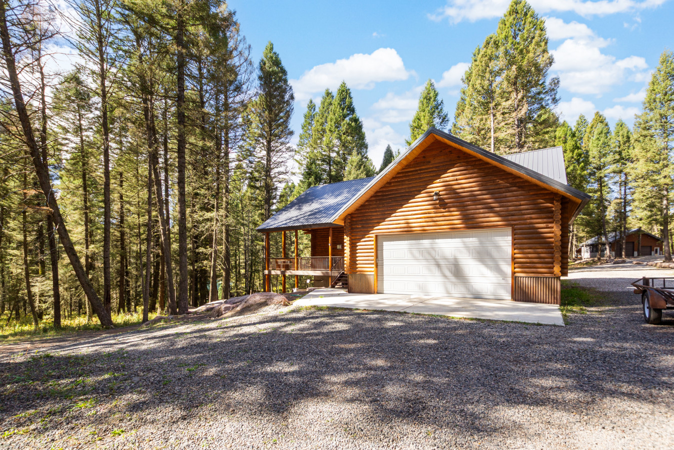 Juniper Hollow | 32 miles to Yellowstone | Hot Tub