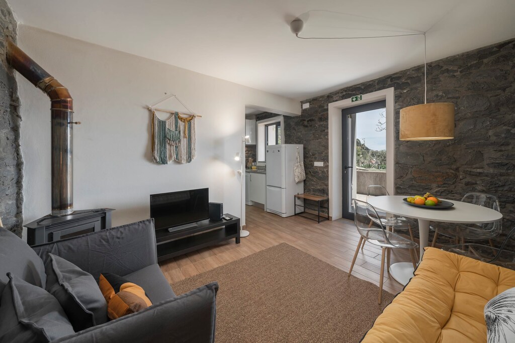 Livingroom with a TV 