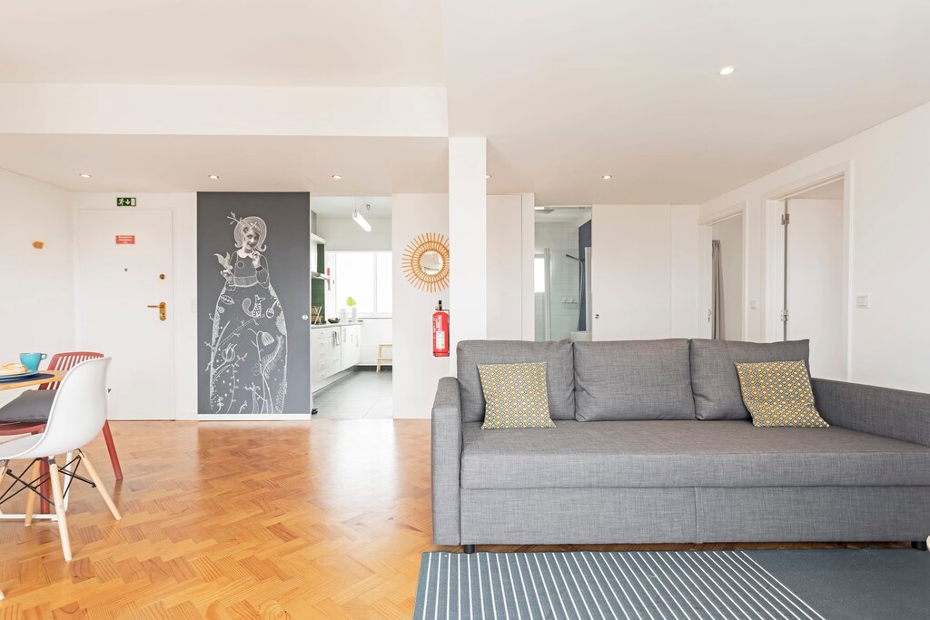 Livingroom and dining area