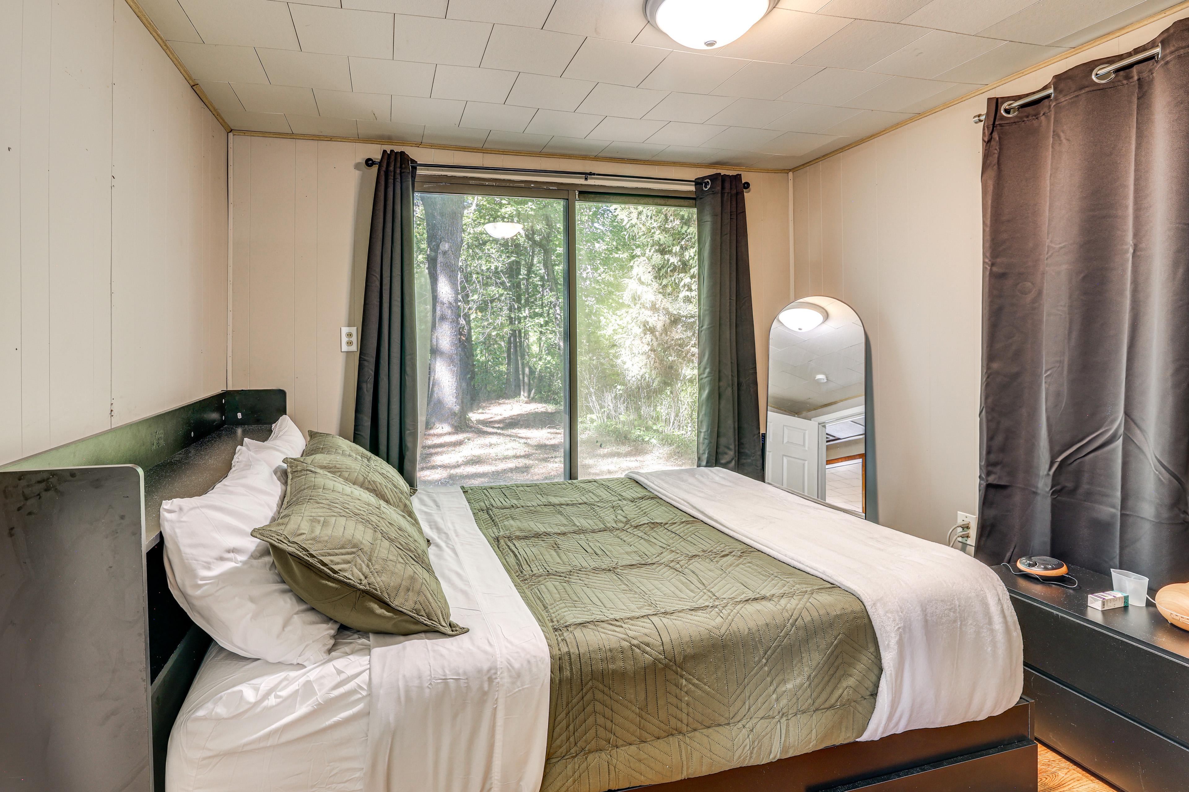 Tranquil Home in Dtwn Baldwin: Fish, Hike & Golf!