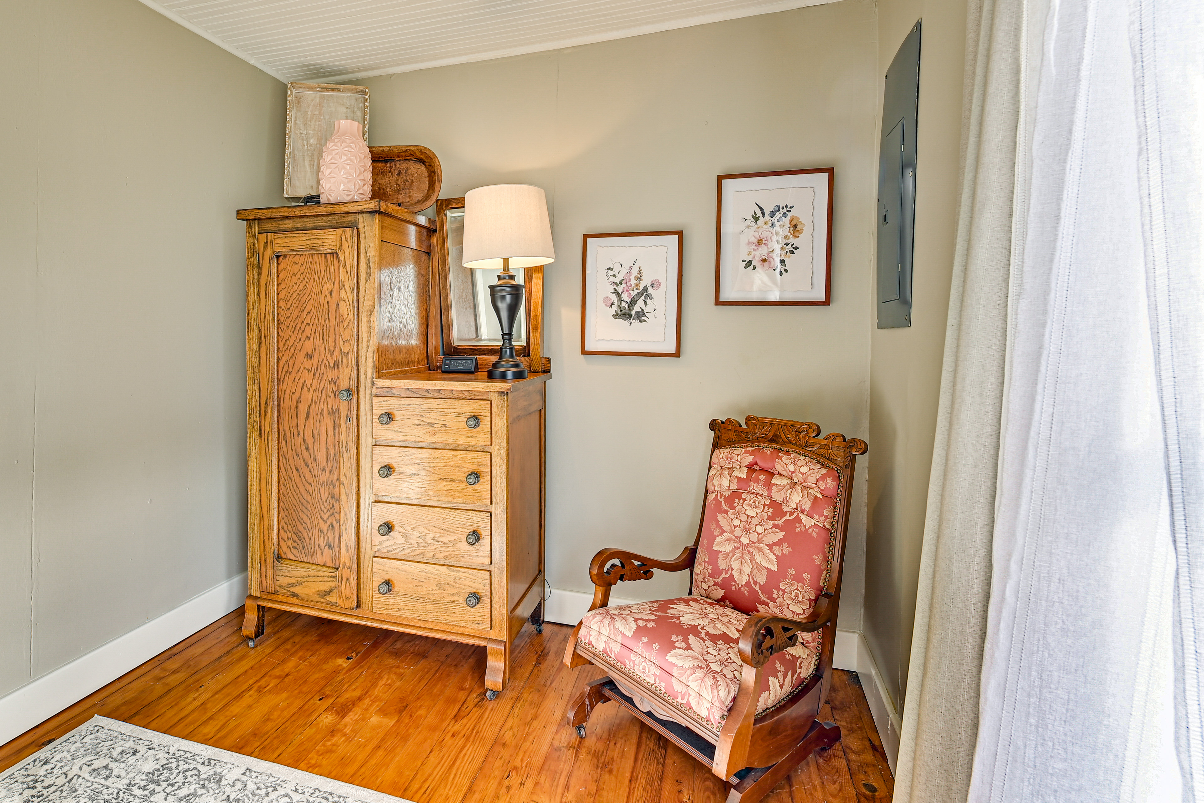 Rock Climb, Hike, Relax! Quiet Beattyville Retreat