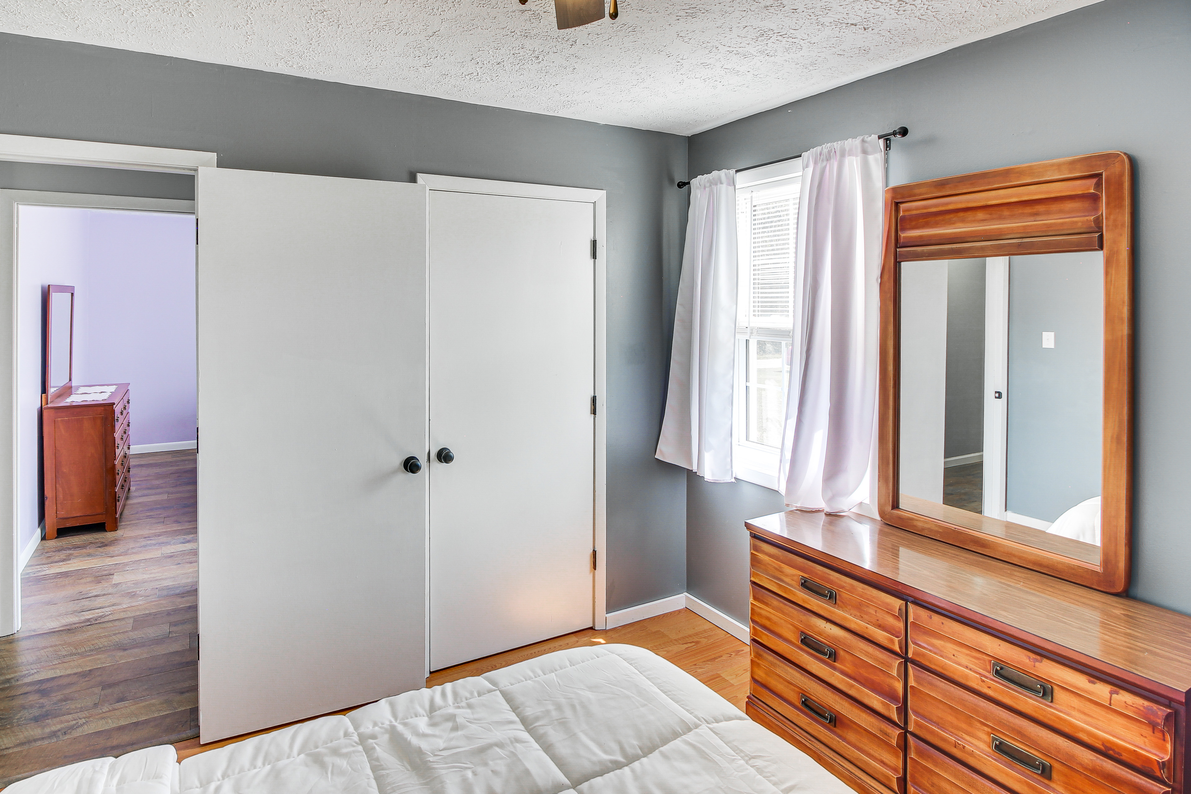 7 Mi to Barren River Lake: Quiet Getaway w/ Yard!