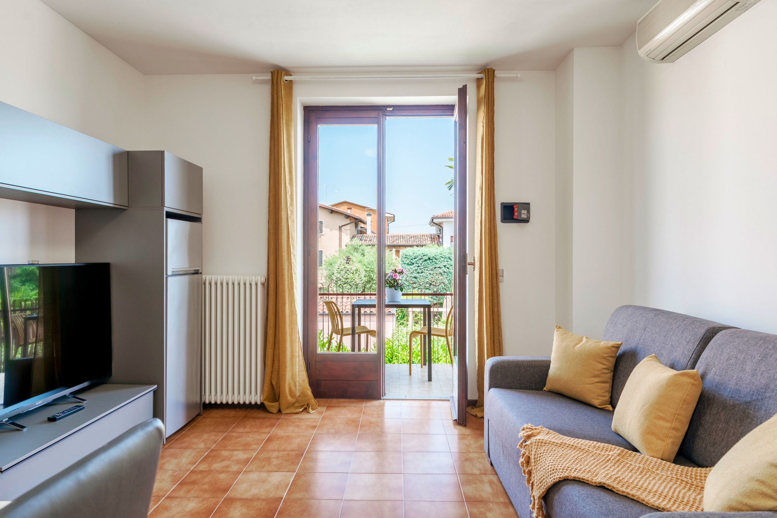 Regarda - The Sun renewed apartment with pool, wifi, airco