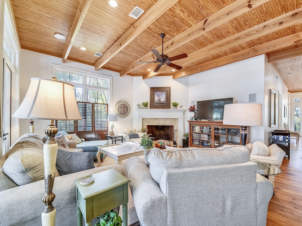 Living Room with Plasma Television at 30 Canvasback