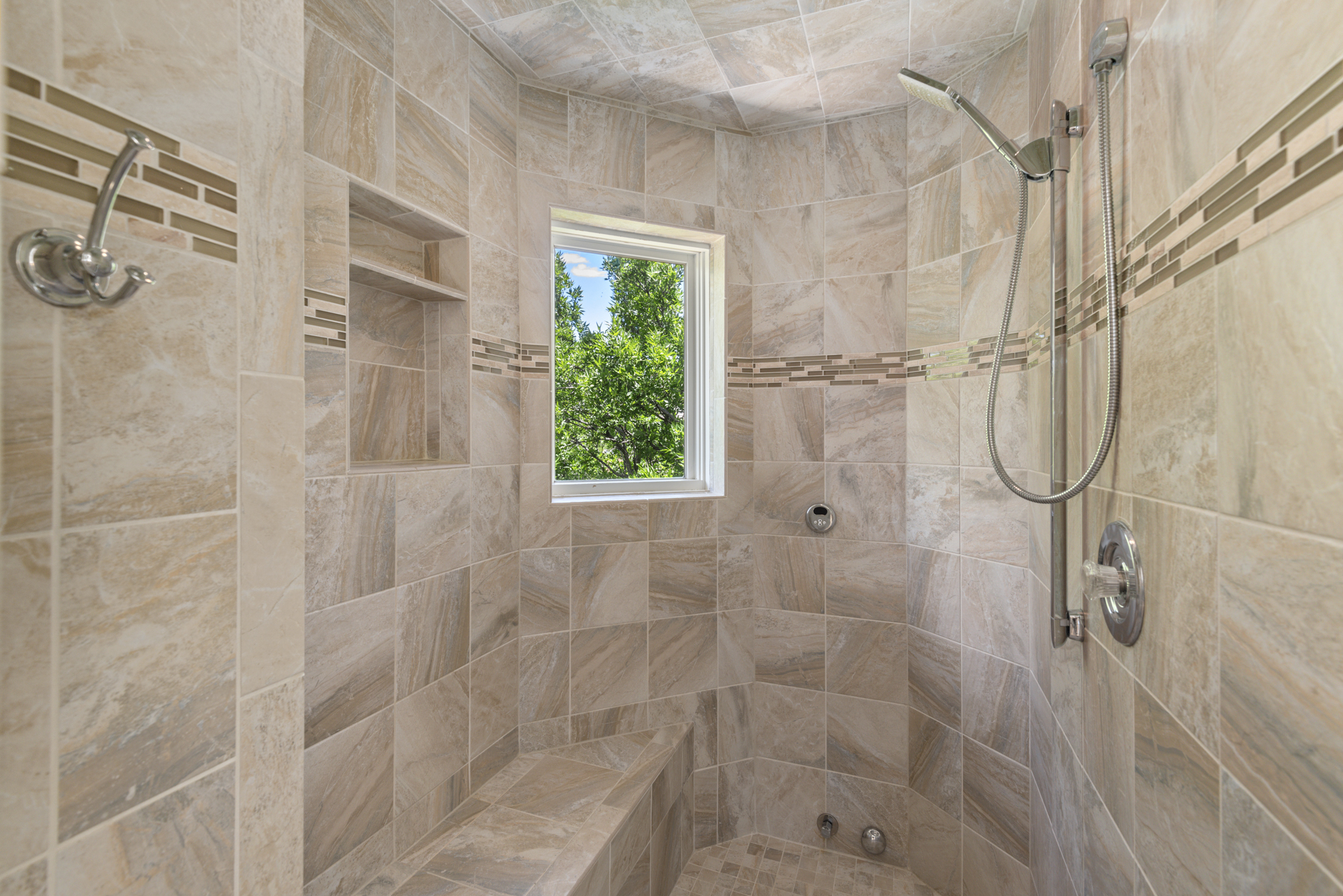 Heart of Cherry Creek | Group Retreat | Hot Tub 