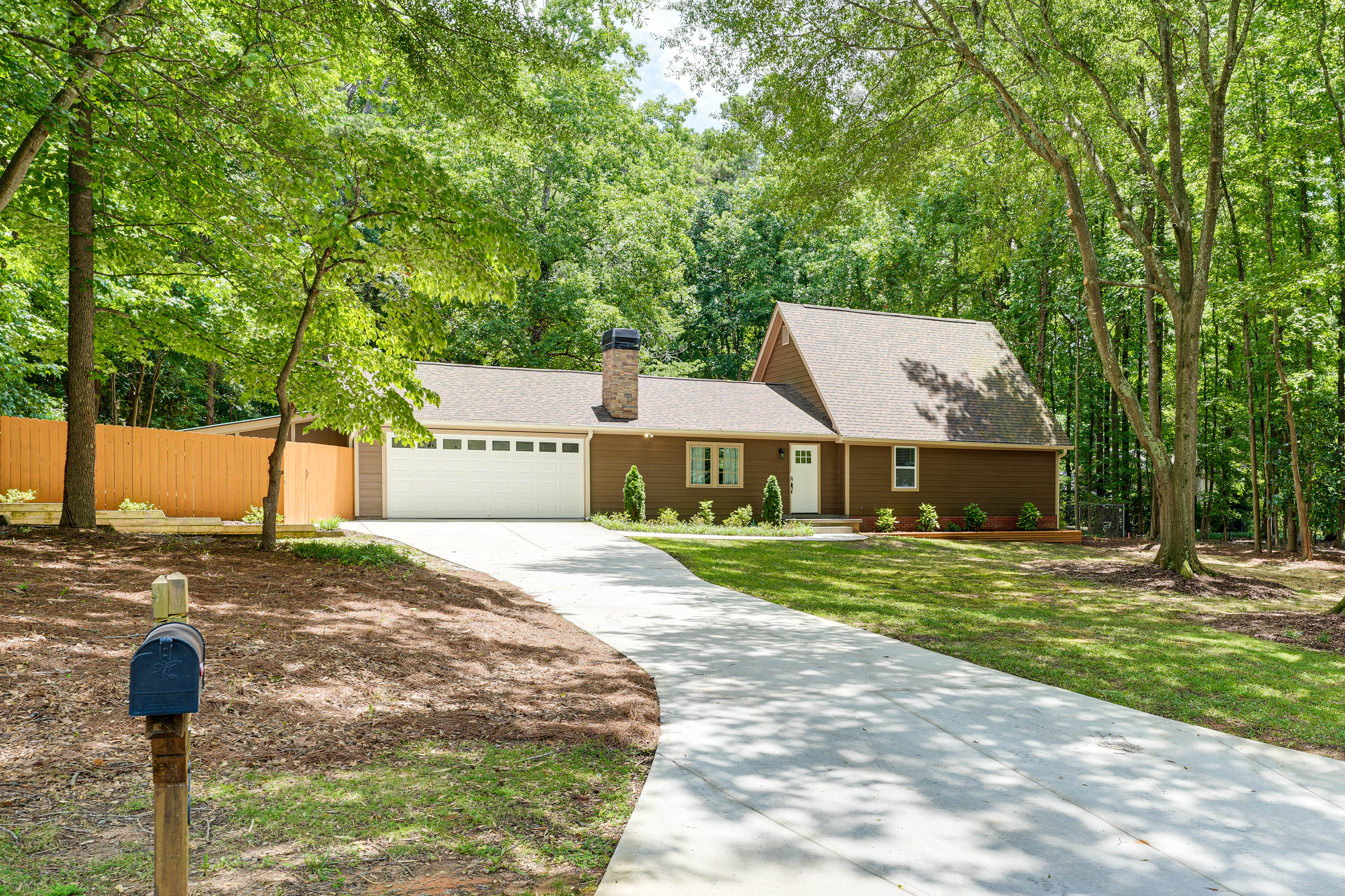 ~ 1 Mi to Dtwn Alpharetta: Home w/ Screened Porch!