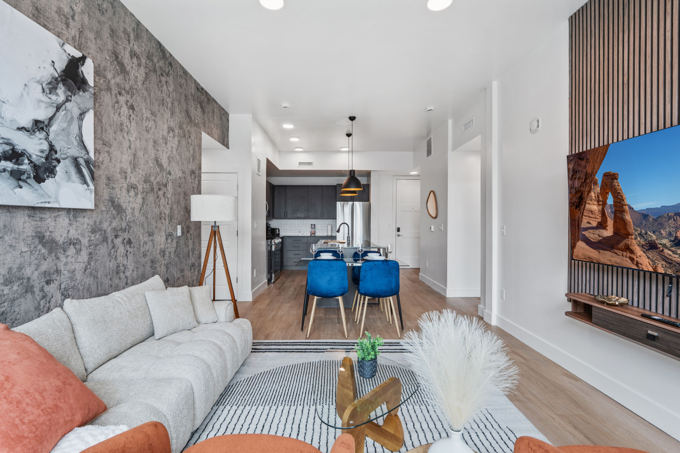 Property Image 2 - 2BR SLC Comfort Walk to Temple, Shops, Food