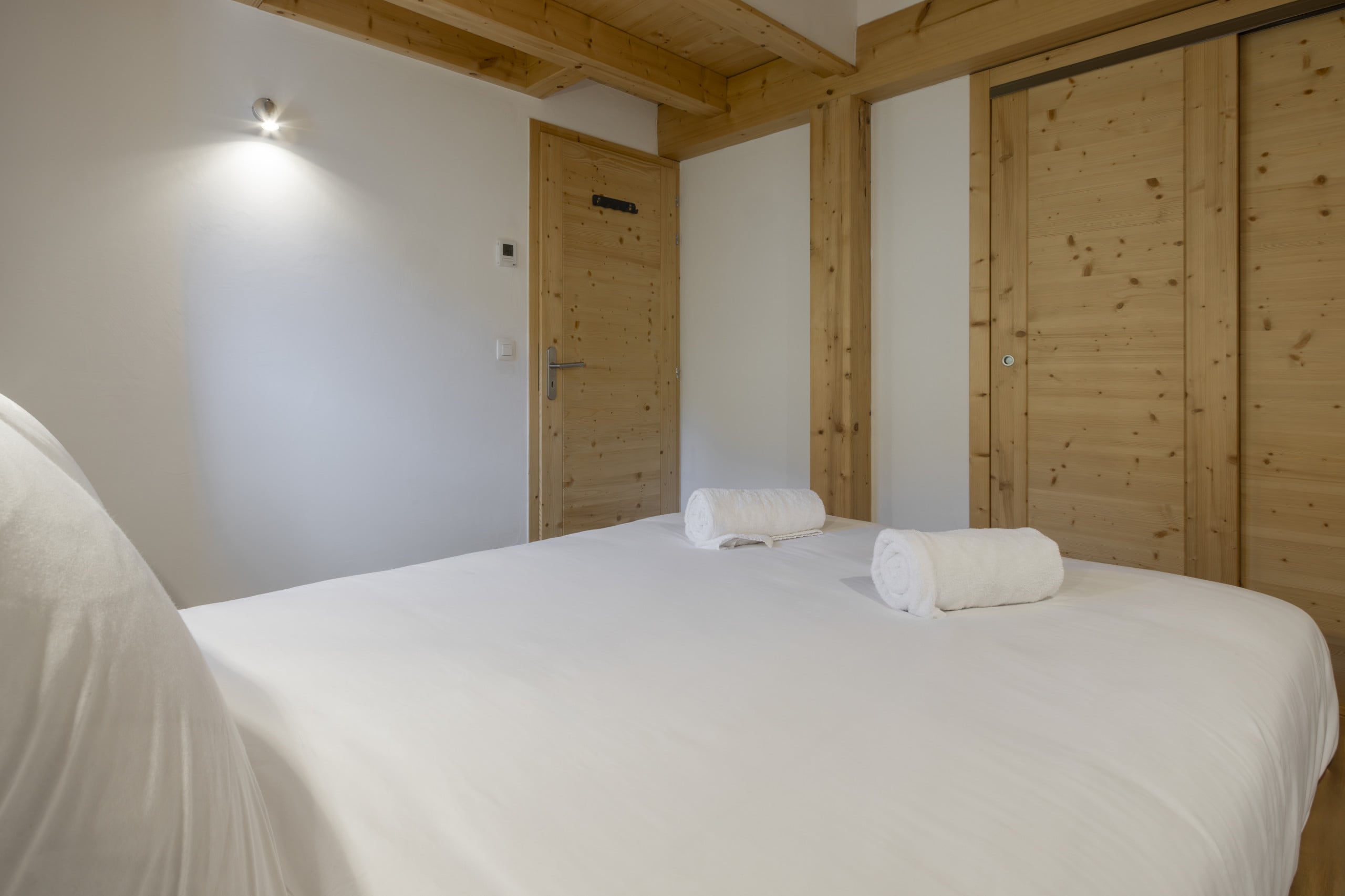 Chalet Saint-Pierre jacuzzi vue montagne neuf Chalet Saint-Pierre jacuzzi vue montagne neuf