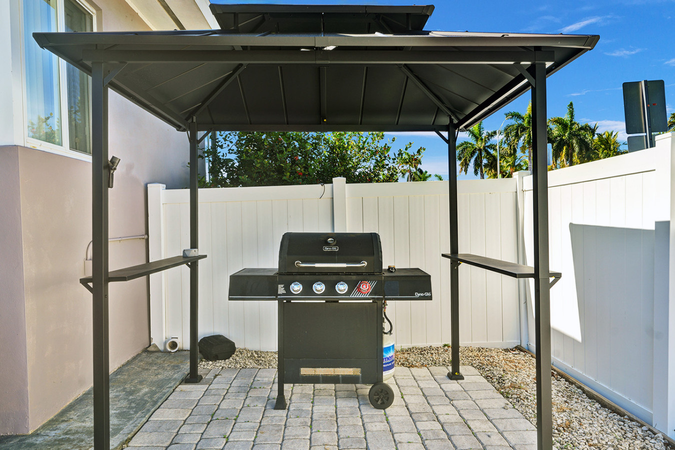 WALK to Hollywood Beach Stylish 5BR/4BA Villa