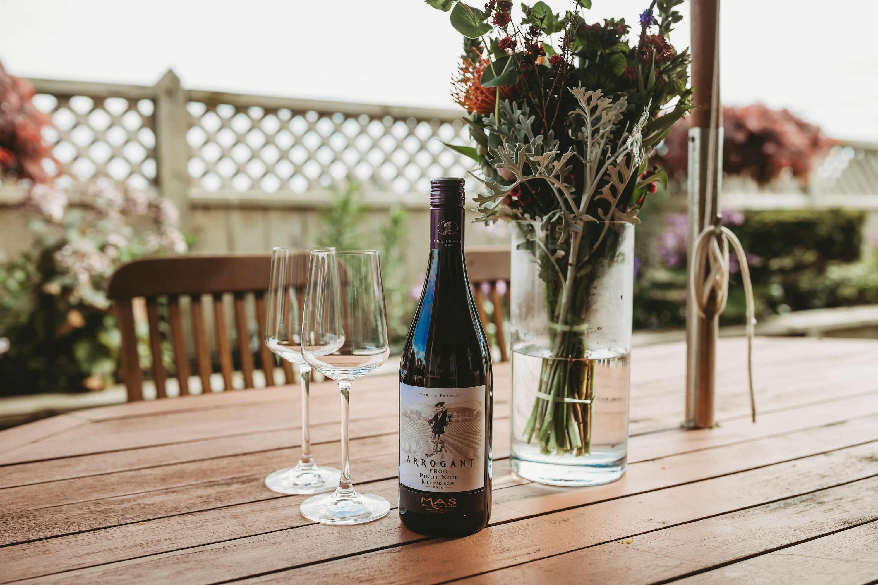 Saddle Row: Relaxing Garden Retreat Saddle Row: Relaxing Garden Retreat