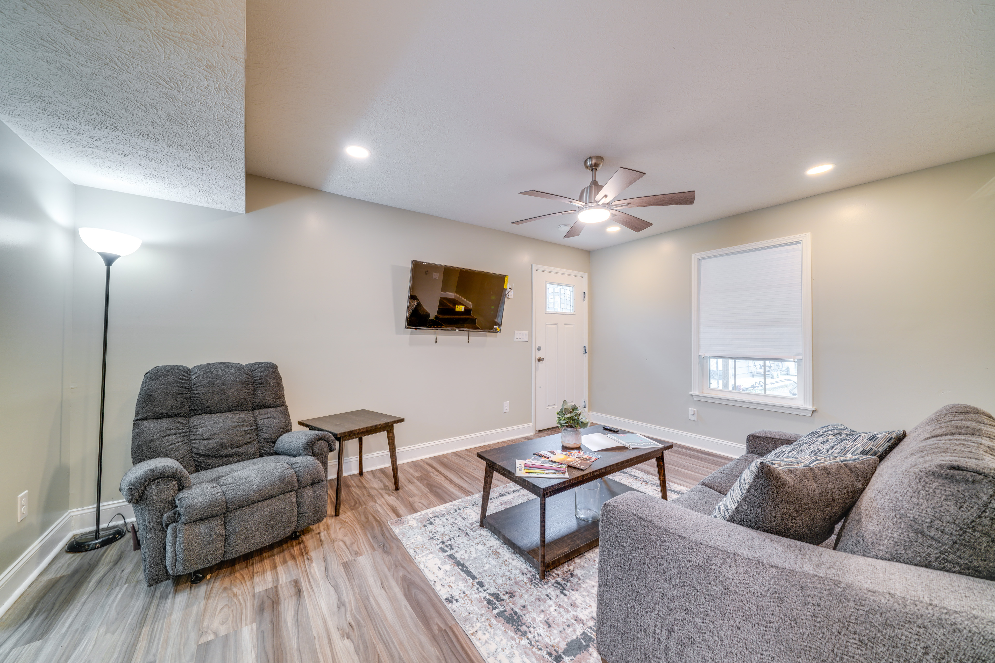 Walk to Mellwood Art Center: Home w/ Private Deck!