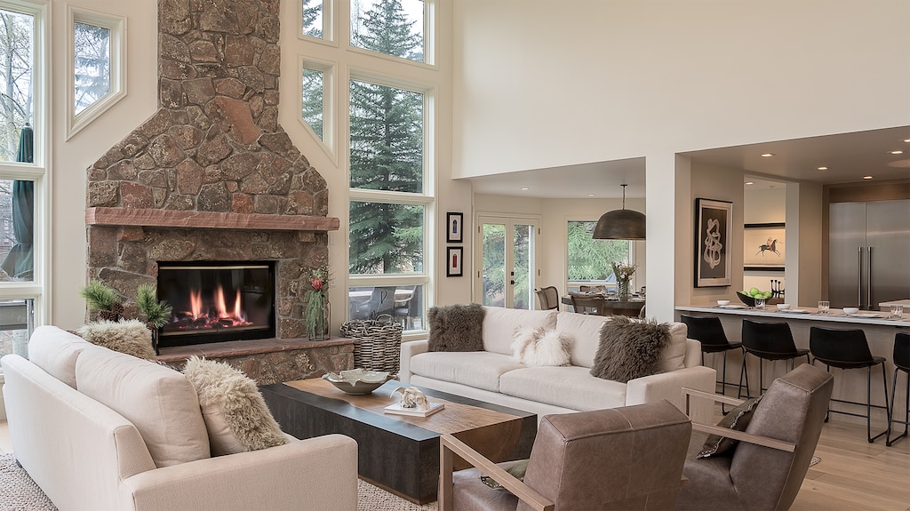 Comfortable Great Room, Main Level - Great for large gatherings