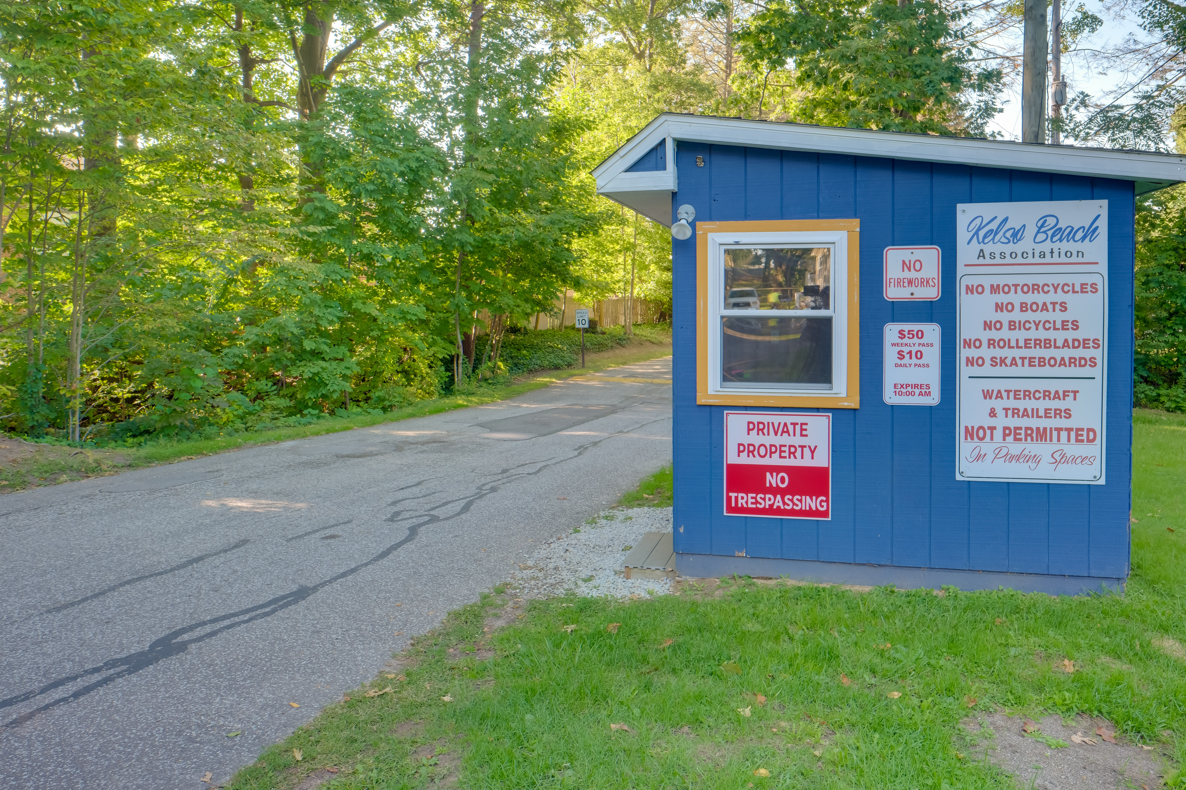'Wishin & Fishin' Walkable Erie Home By the Beach!