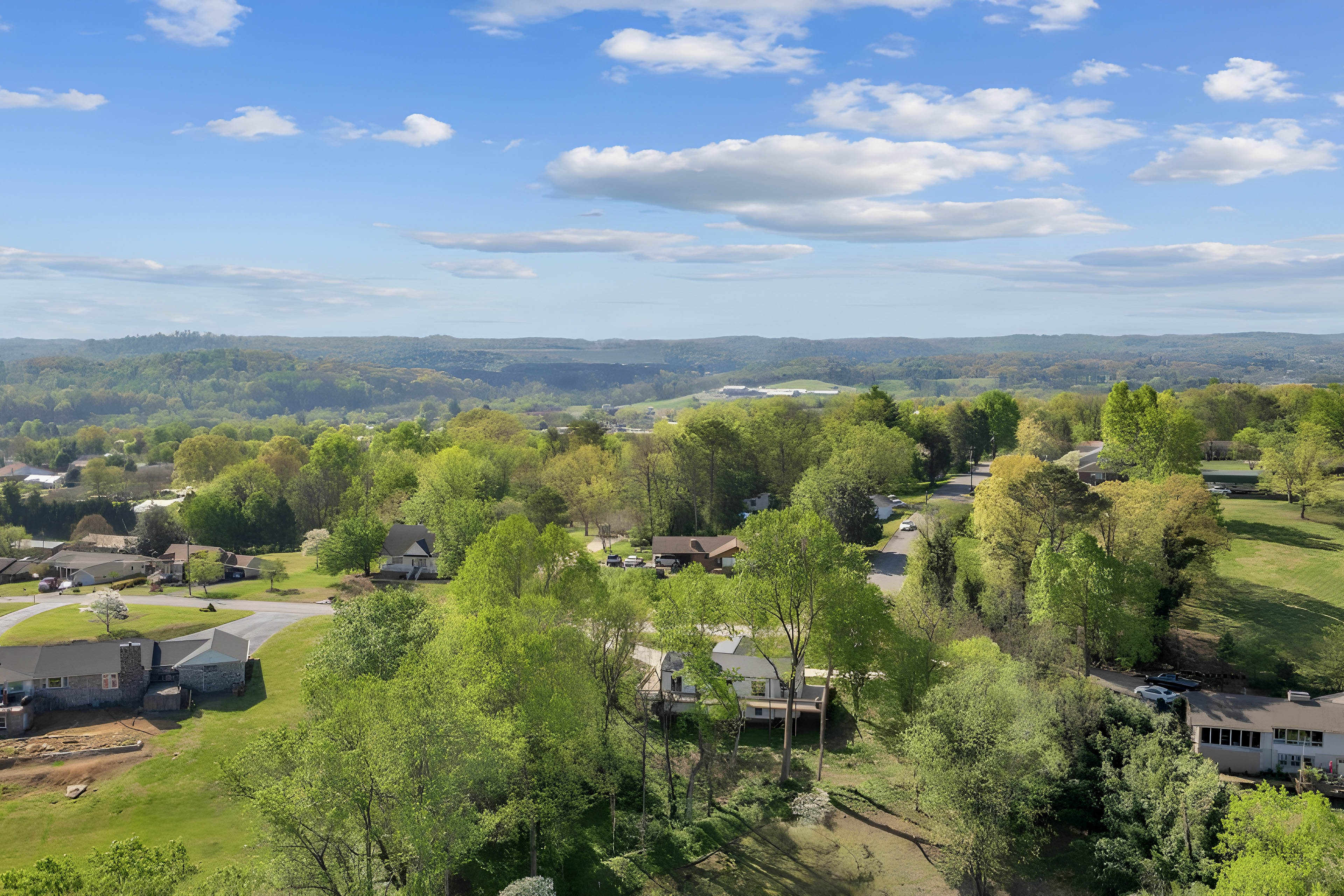 1 Mi to Dtwn Loudon: Spacious River-View Home