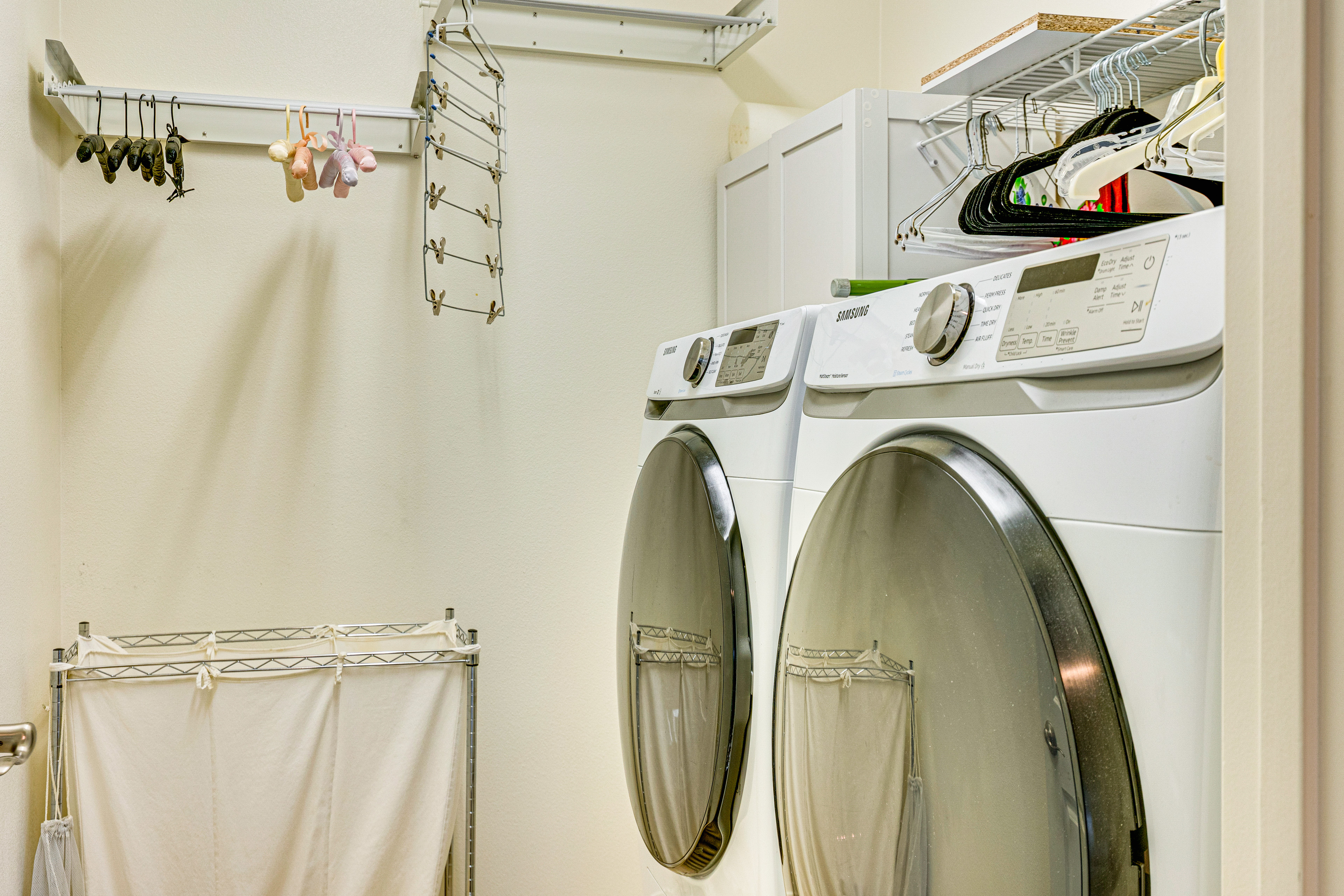 10 Mi to Temecula Old Town: Pet-Friendly Home