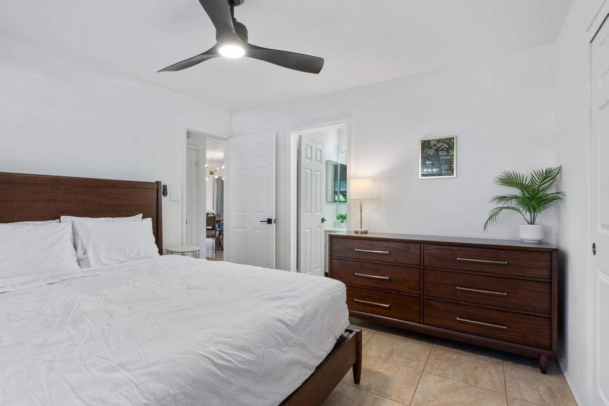 Primary bedroom ensuite