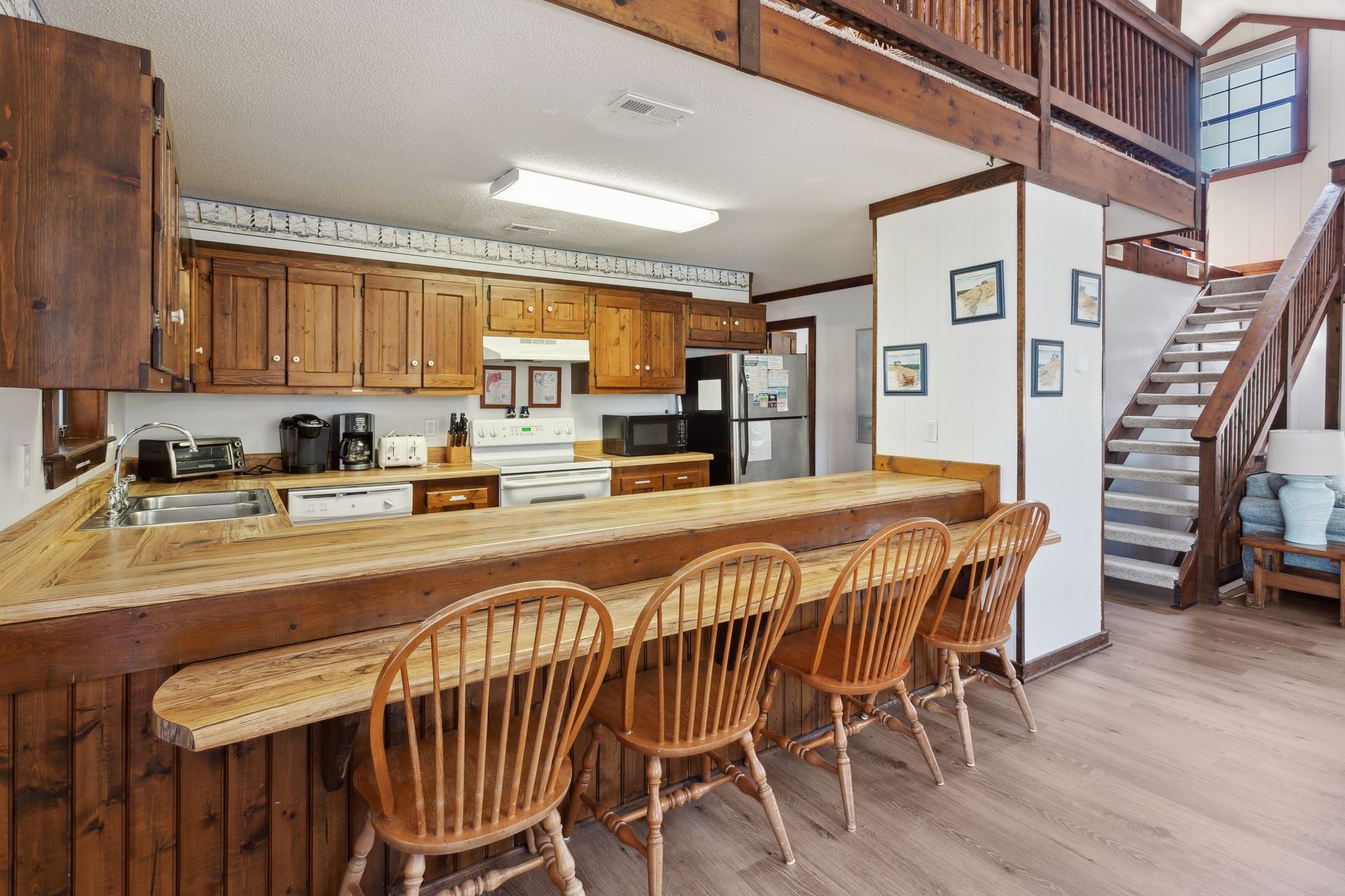 The Counter Bar offers additional seating for meals and snacks! The Counter Bar offers additional seating for meals and snacks!