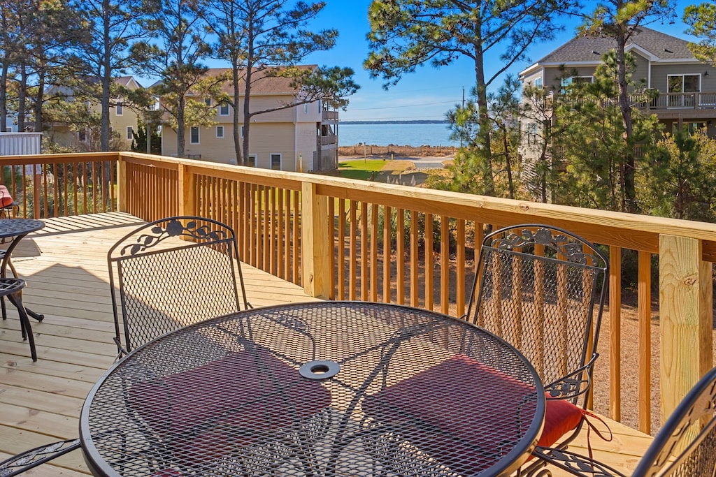Take in the soundside views while enjoying al fresco dining on the back deck!