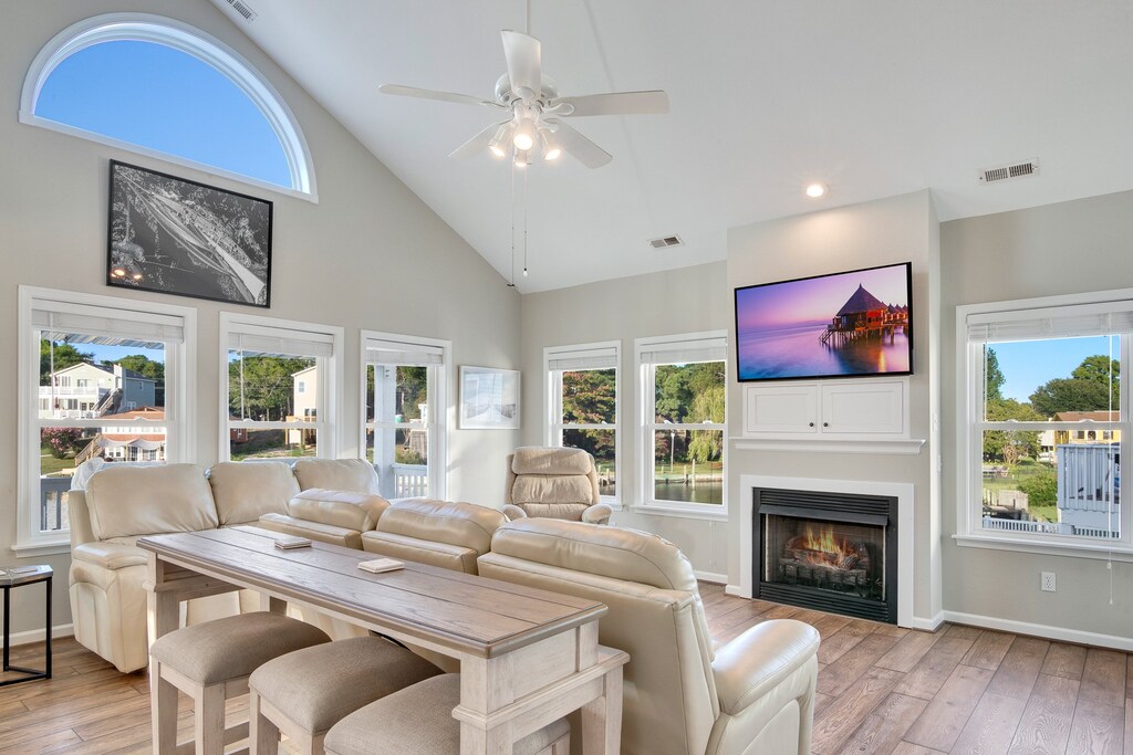 Relax in the spacious Living Area with a Flat Screen TV and gorgeous views.