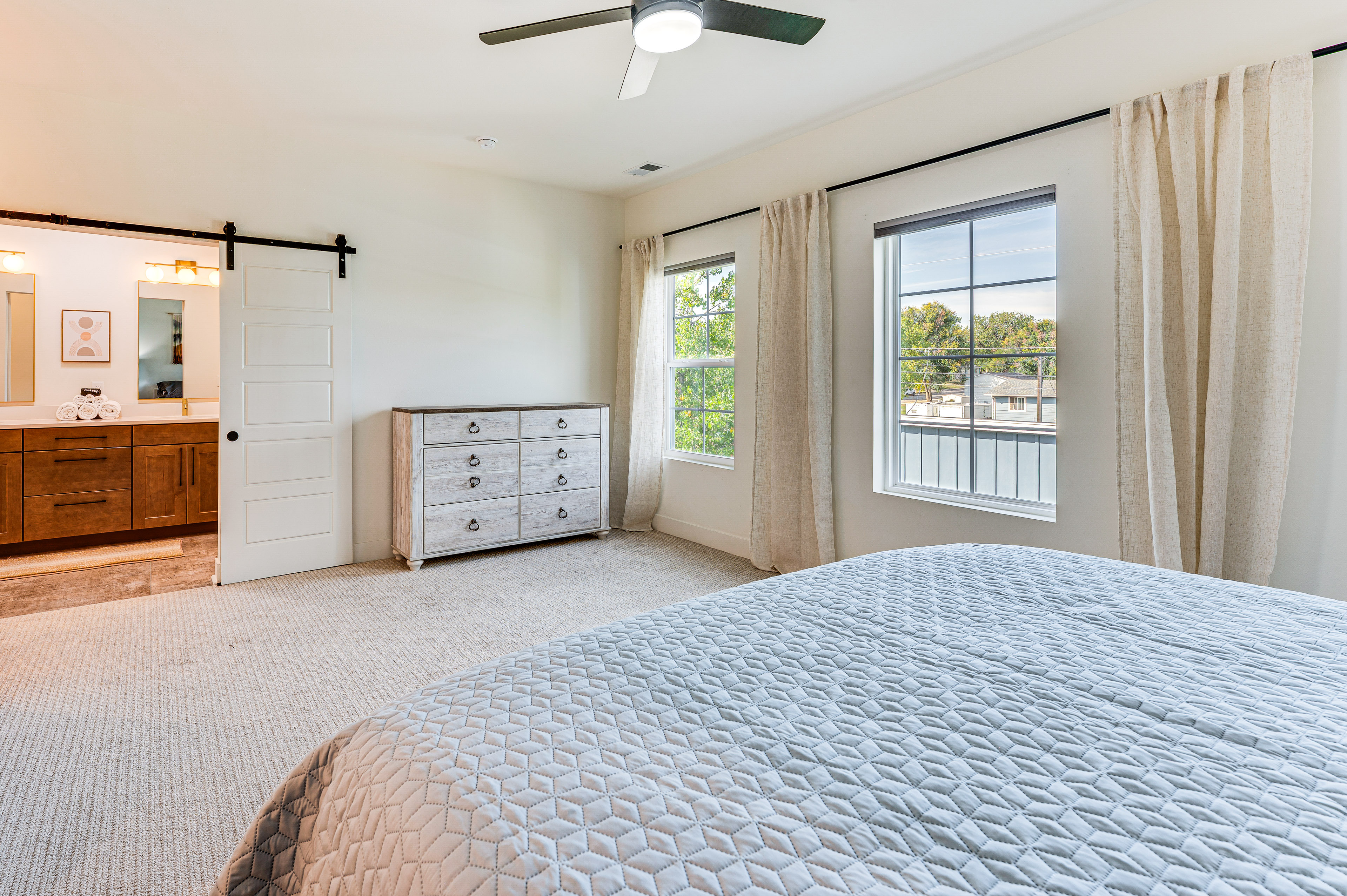 Family Haven, Walk to Dtwn Erie: Bring Your Pets!