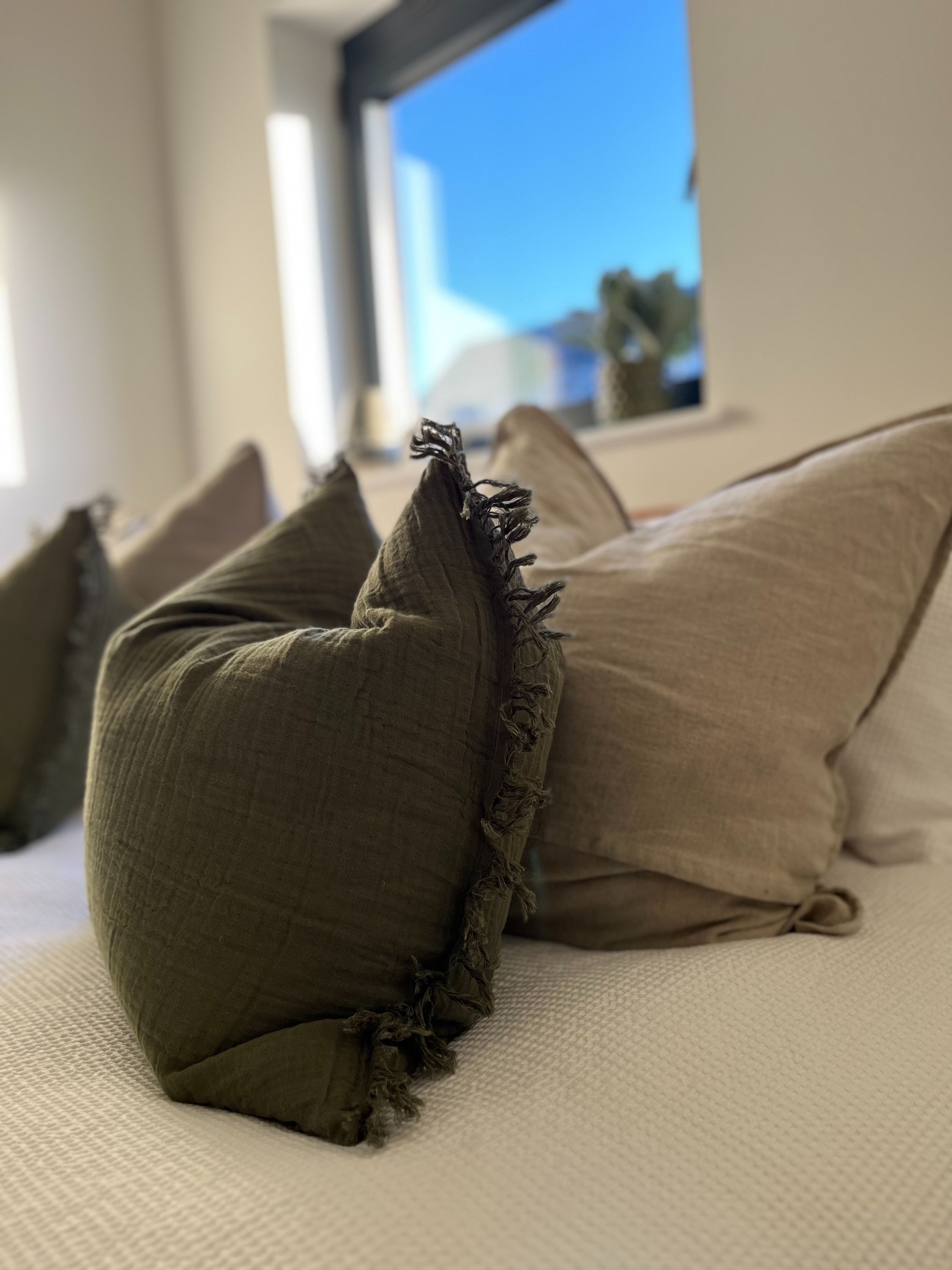 Still Waters  Lakeside Retreat w t hot tub slps 14