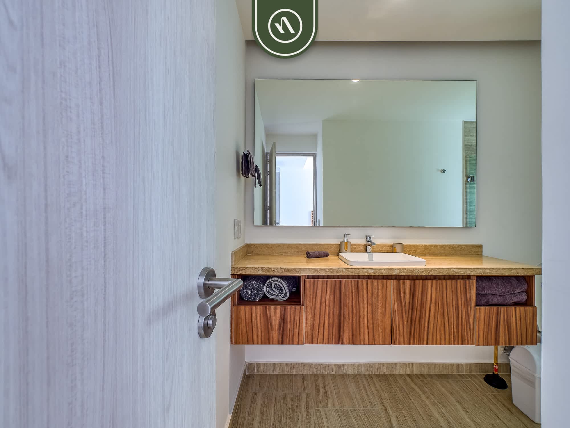 New 1 BR Condo - Oceanview Pool - 2 min to Beach