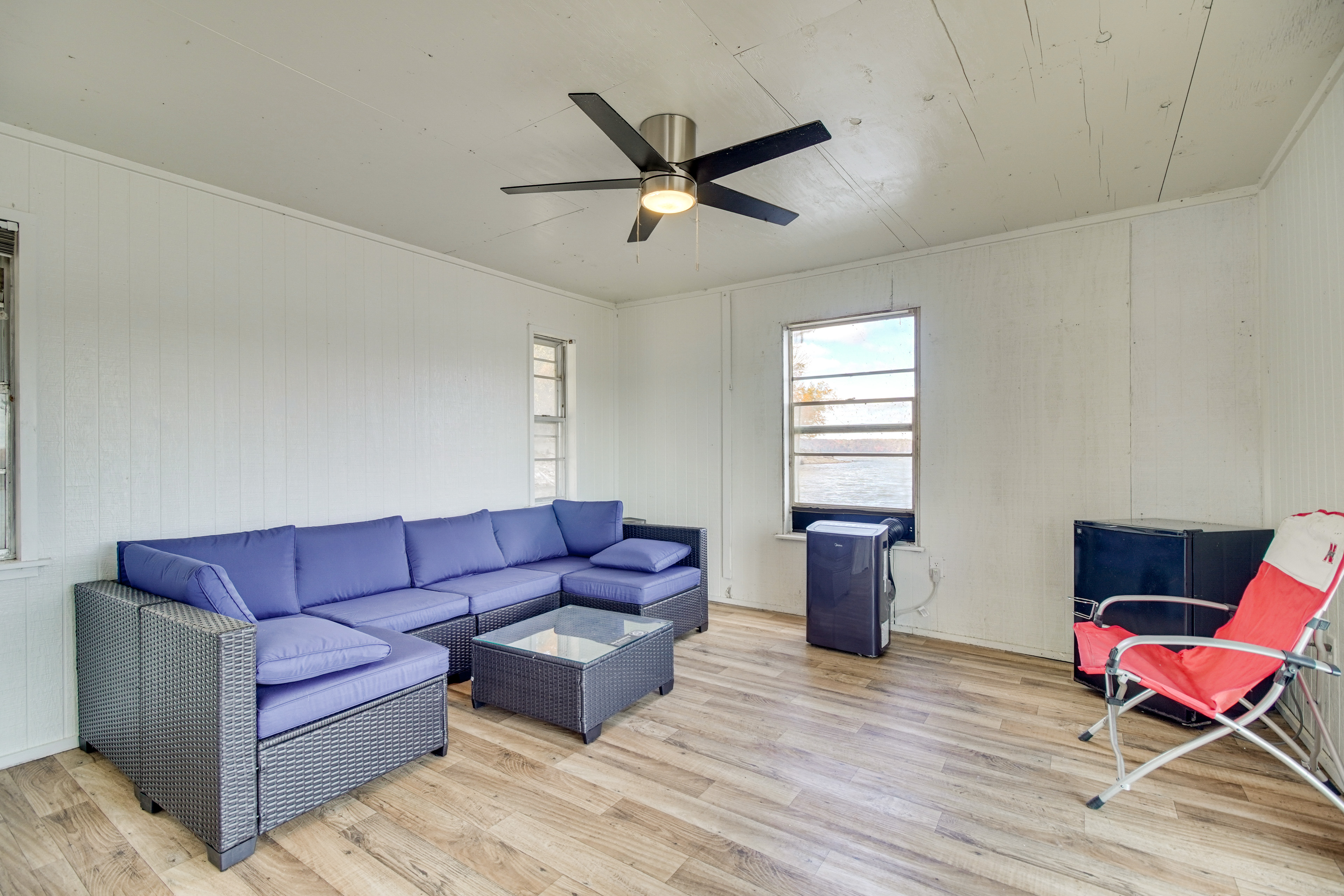 Waterfront Hot Tub - Luxe Home on Grand Lake!