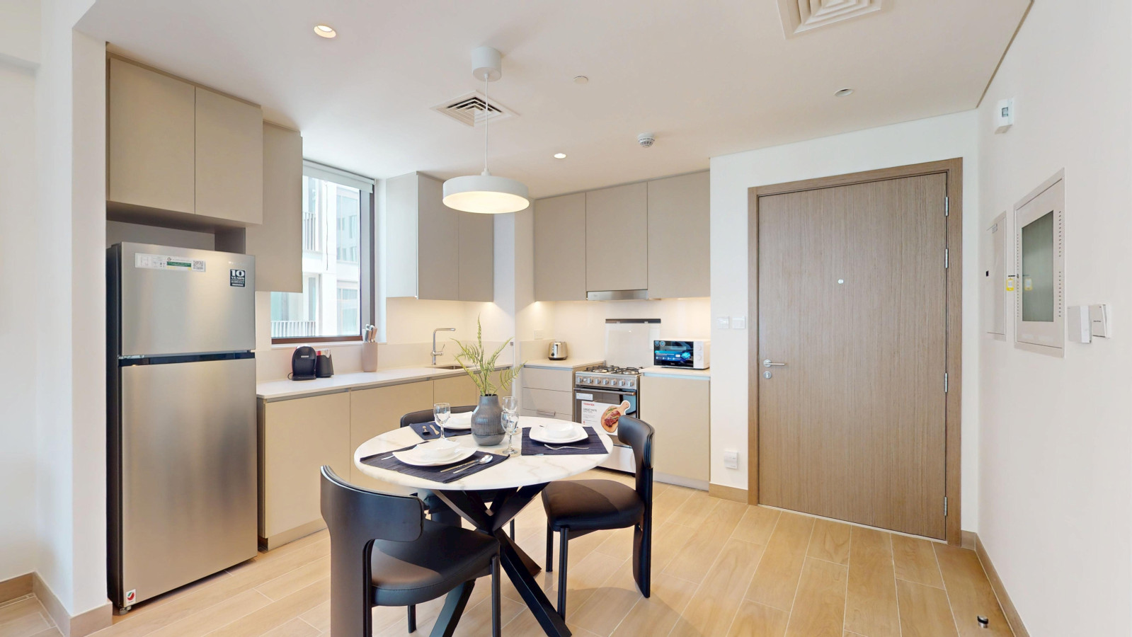 Lotus Creek Beach - Opulent One Bed with Pool View