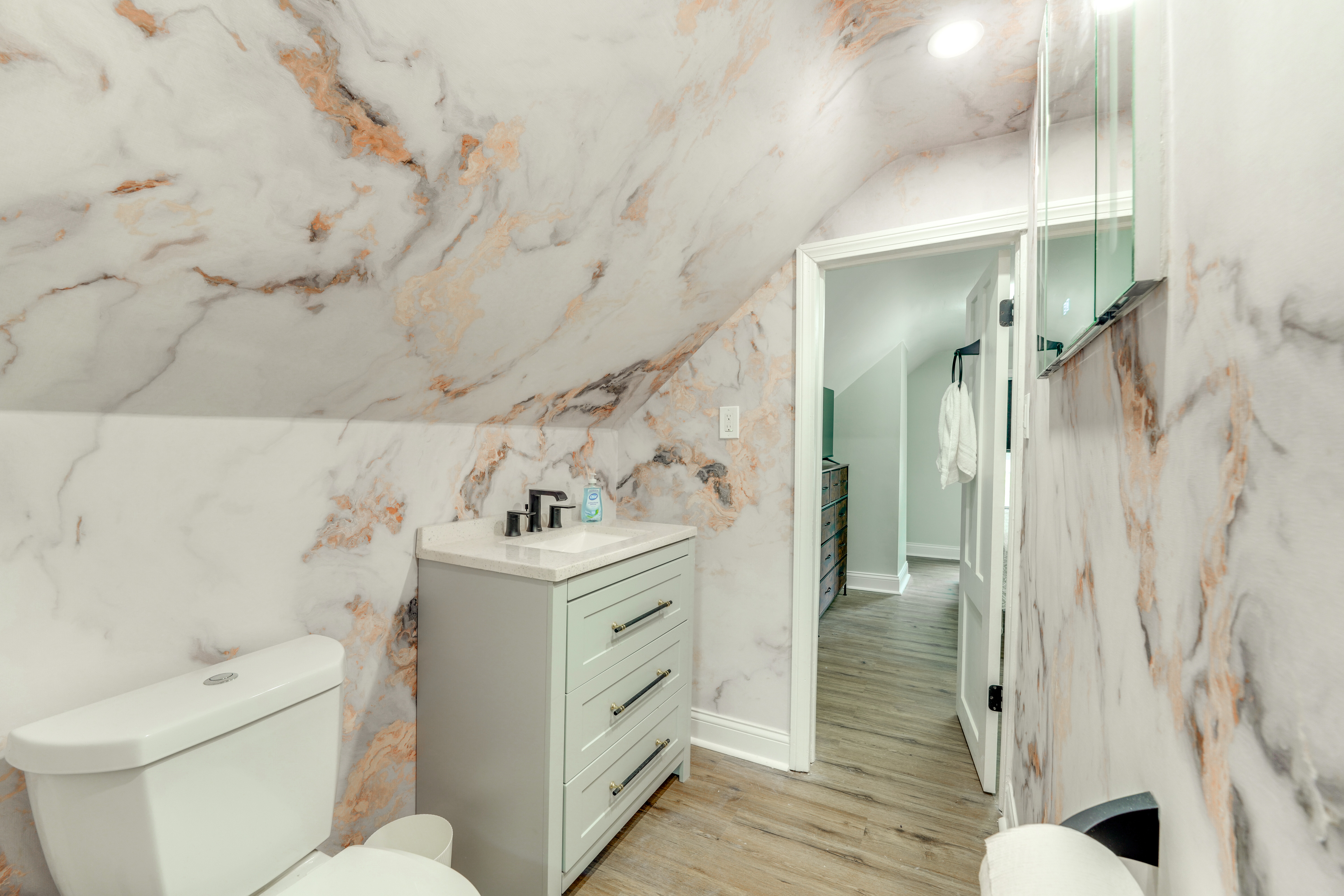 3 Mi to Dtwn Youngstown & YSU: Family Home w/ Yard