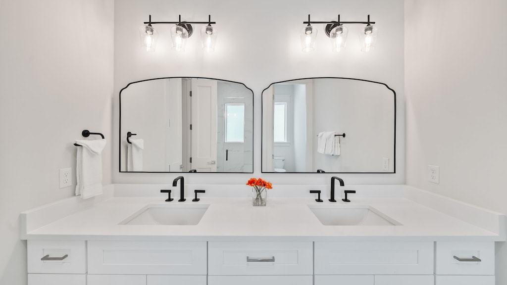 Sand Wand | Southwest King Ensuite Bathroom | Dual Vanity | 2nd Floor