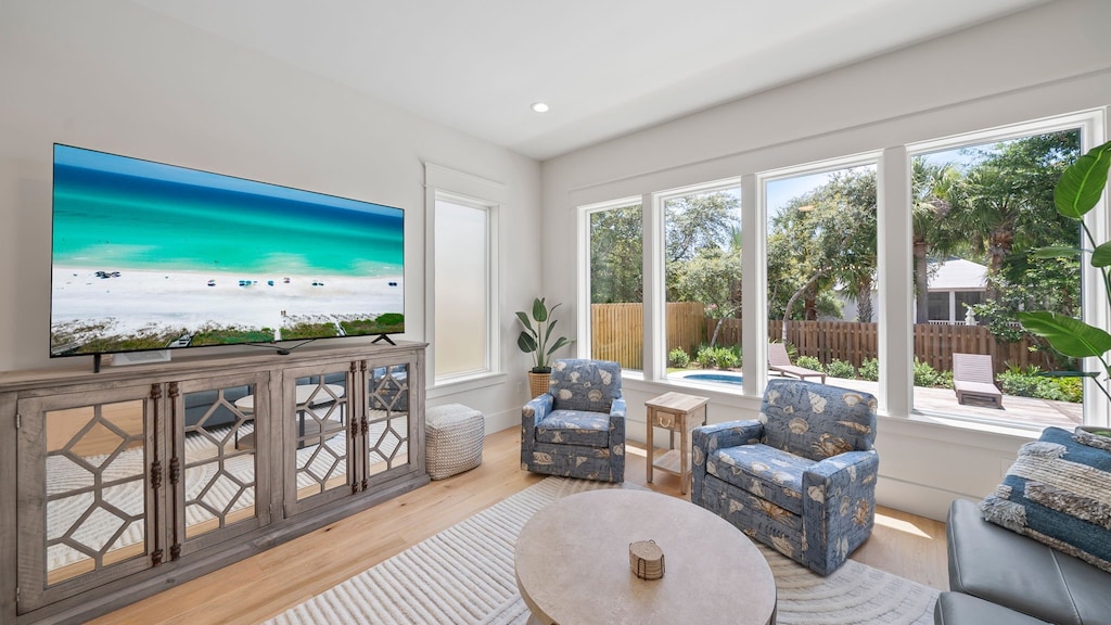 Sand Wand |  Luxury Living Space | Queen Sofa Bed | Streaming TV | Pool Views