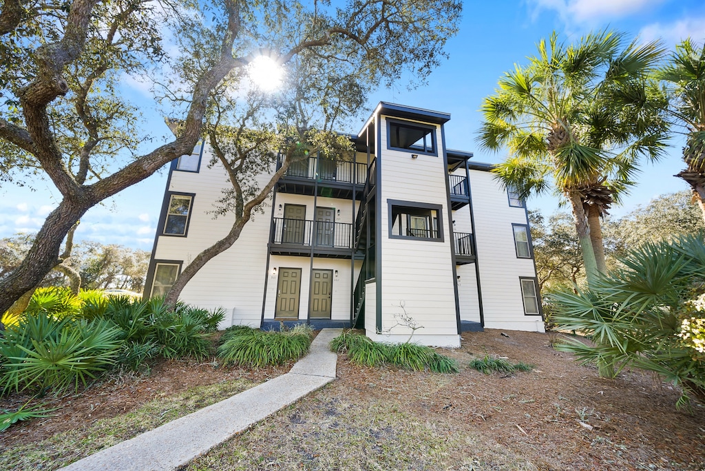 Inlet Dunes 205- Salt & Light | Main Entrance
