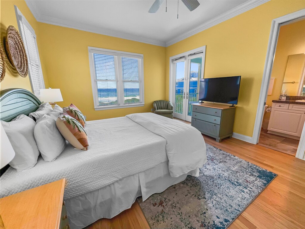 Surfer Dog | 2nd Floor King Master Suite | Private Balcony Entrance