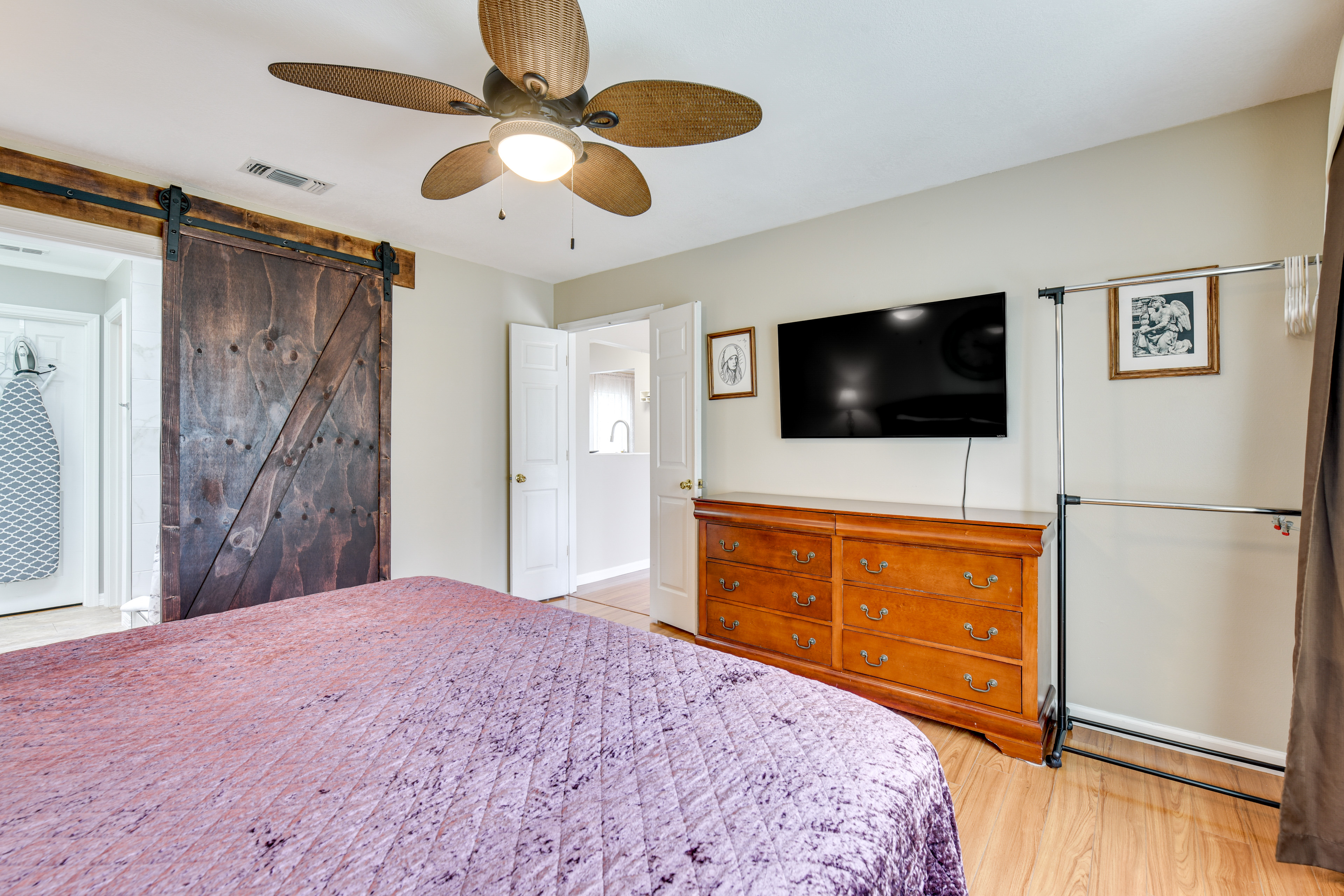 4 Mi to Downtown Panama City: Home w/ Patio!