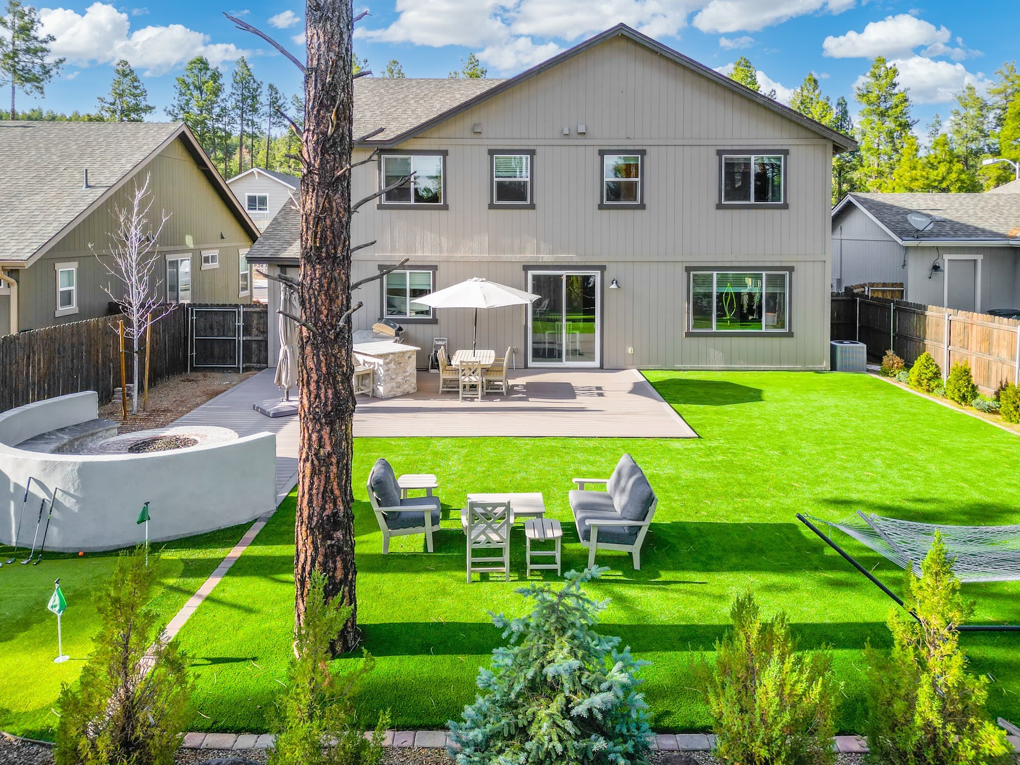 NEW| Alamo Alpine Retreat | Sleeps 11 | 3 Showers NEW| Alamo Alpine Retreat | Sleeps 11 | 3 Showers