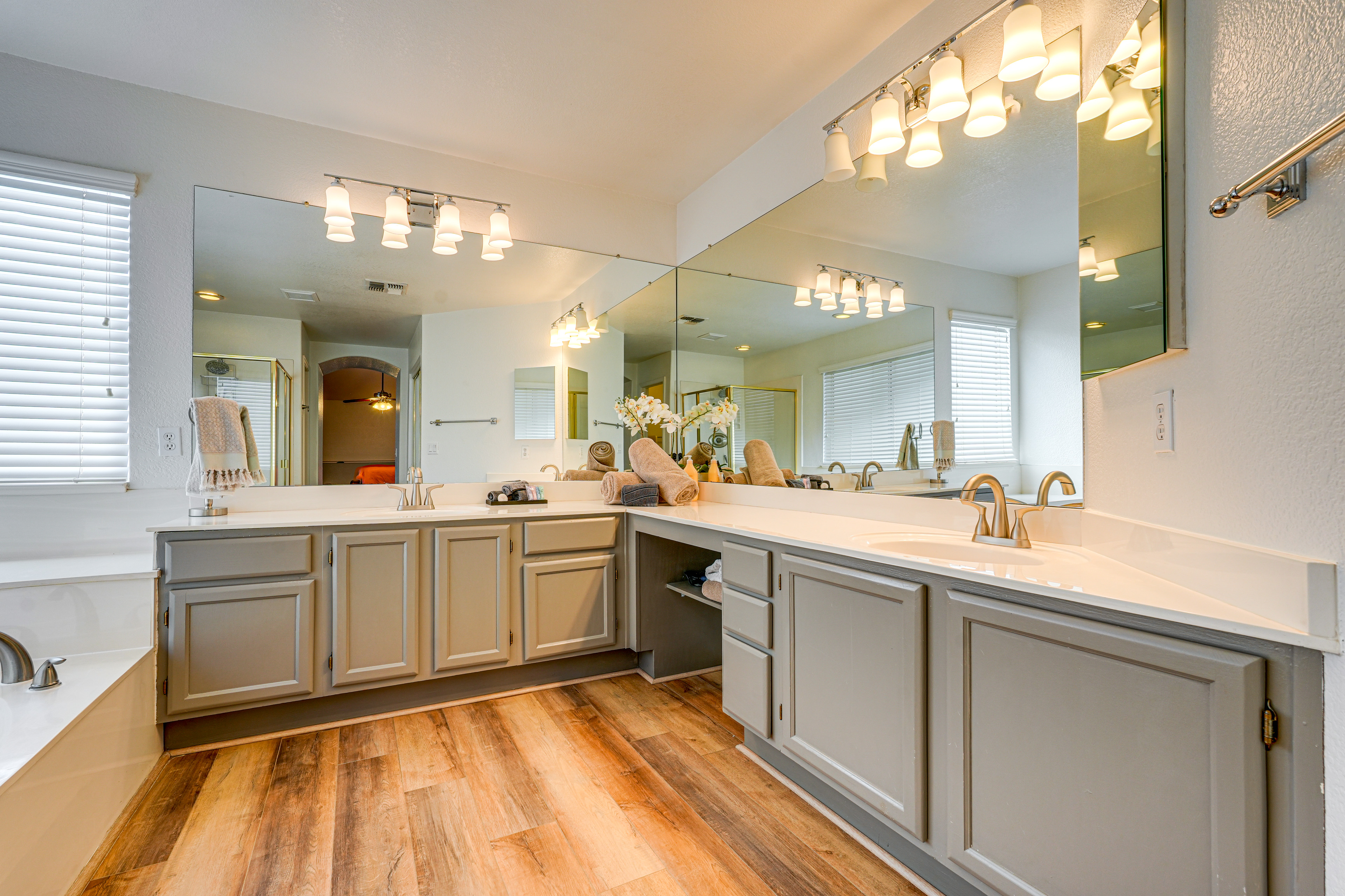 3 Mi to Granite Reef: Spacious Retreat w/ Pool