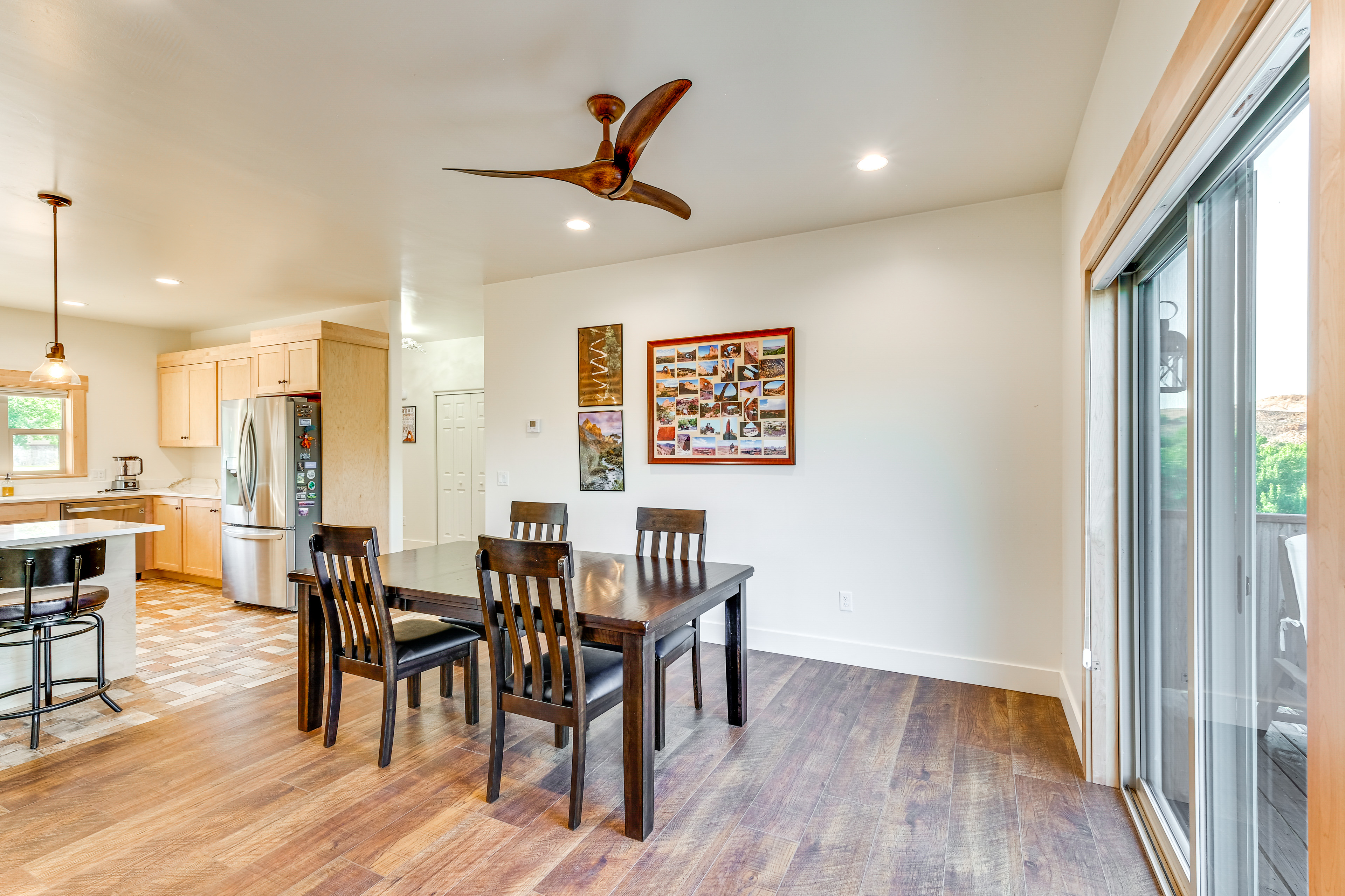 5 Mi to Arches NP: Canyon-View Hideaway w/ Deck!