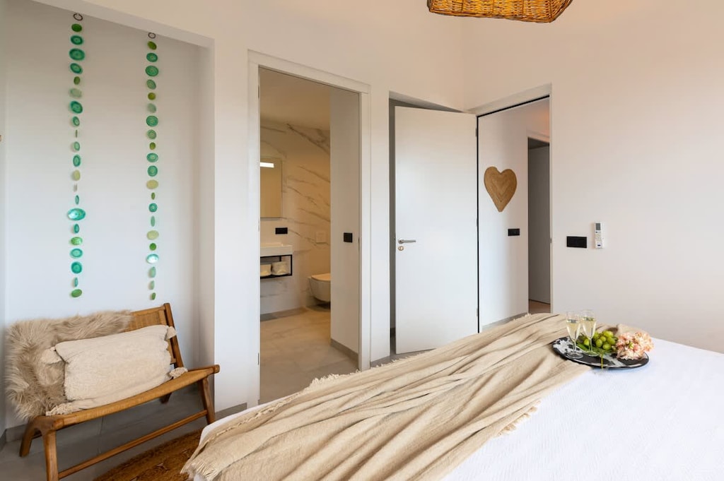 Luxury 2-bedroom Apartment on Curacao with Pool, 20