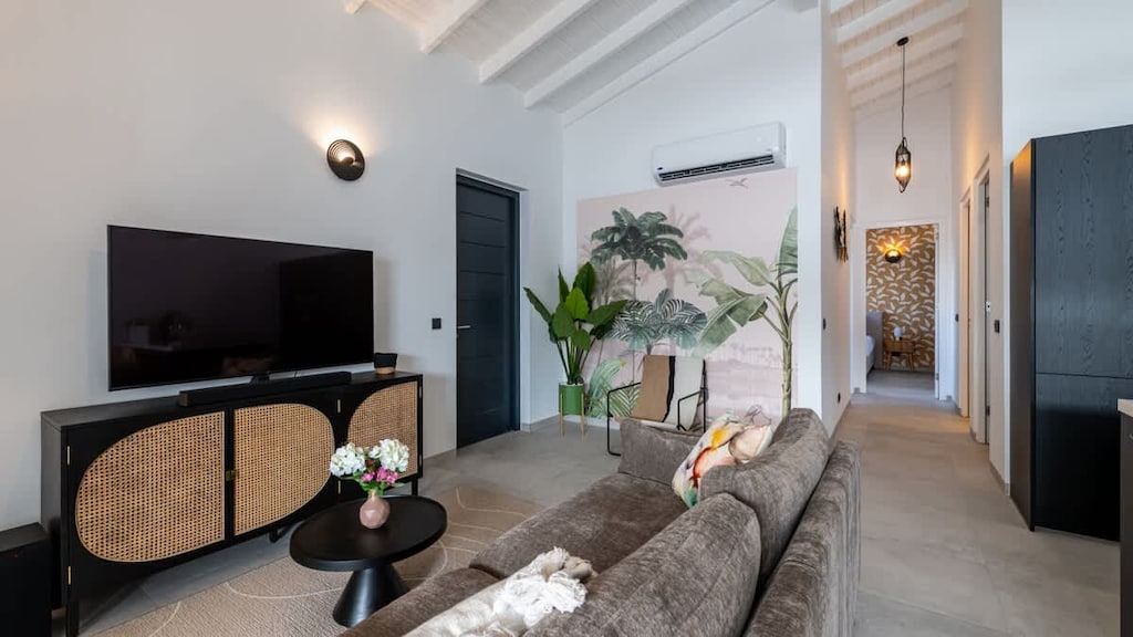 Luxury Apartment for Rent in Curacao with Two-bedrooms and Pool Access, Photo 30