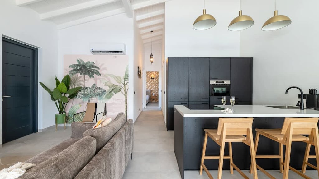 Luxury Apartment for Rent in Curacao with Two-bedrooms and Pool Access, Photo 15