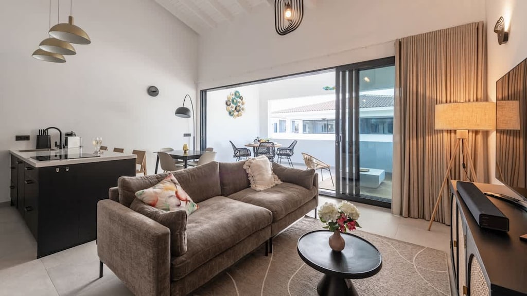 Luxury Apartment for Rent in Curacao with Two-bedrooms and Pool Access, Photo 31