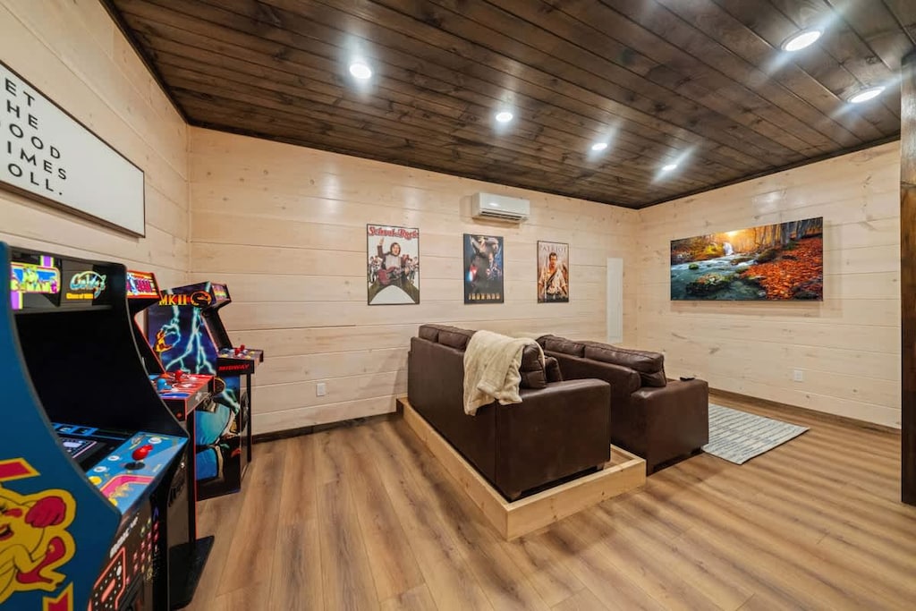 28-424-Hatchet-Wy-Pigeon-Forge-TN-28
