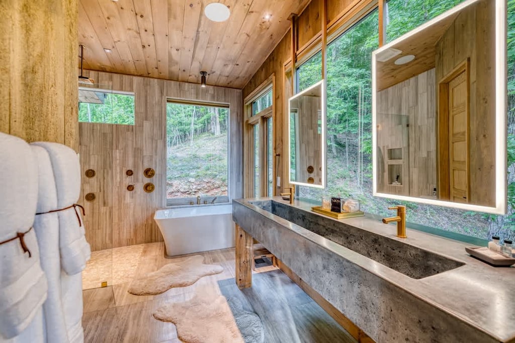 324grnridgemtnrd-0470_AuroraHDR2019-edit