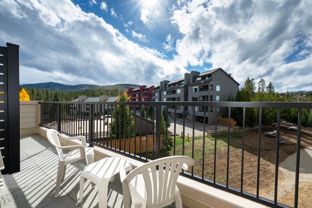 SWP Crestview 603 private deck