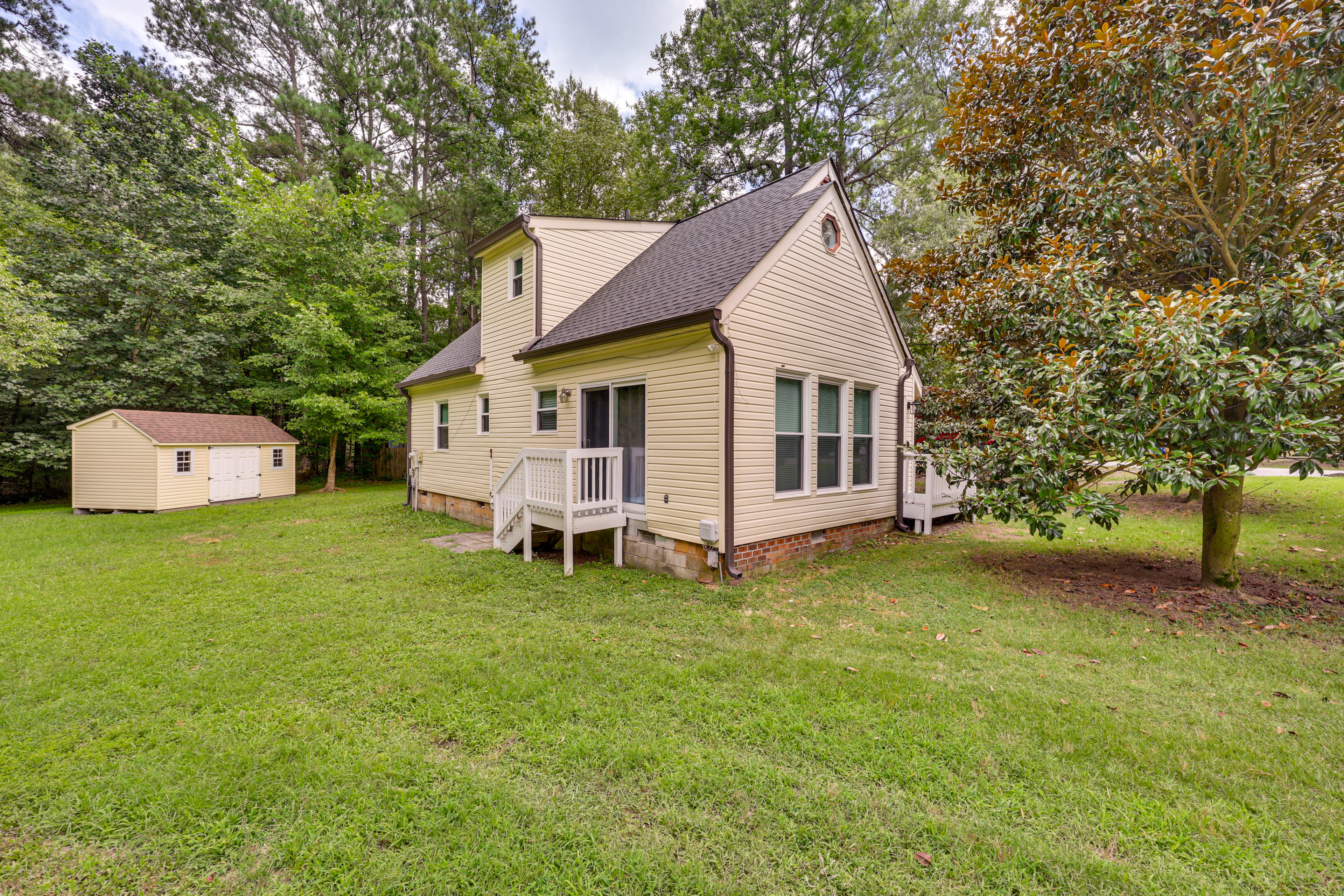 Game Room + Yard: Updated House in Chester!