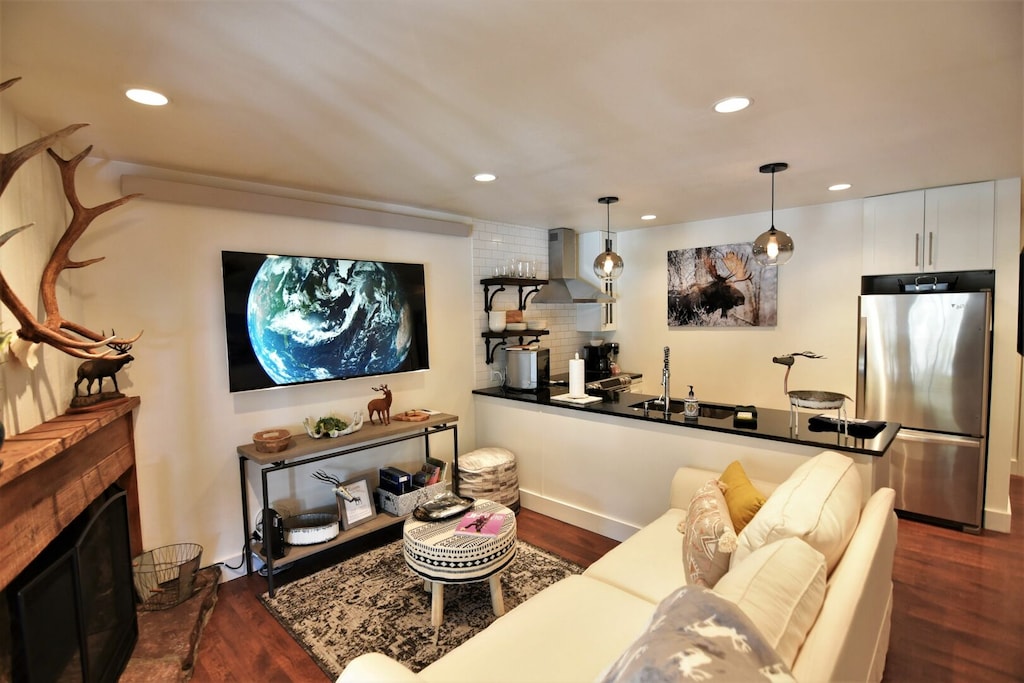 Living Room with Electric Fireplace.  Netflix Included.